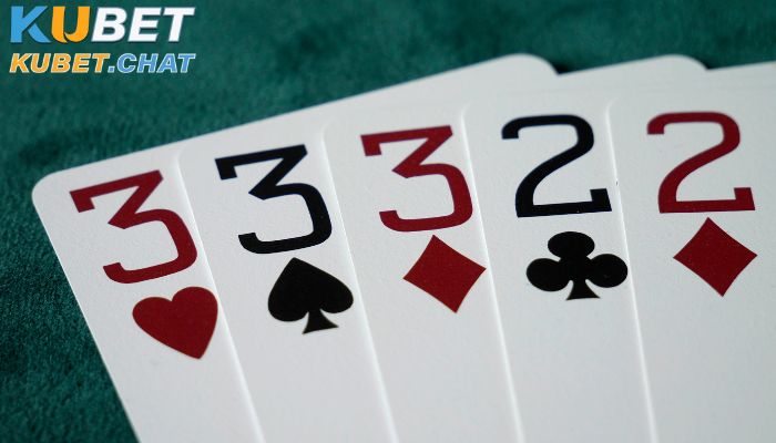 Full House Poker là gì? Cách chơi để nắm trong tay cù lũ 1 Các chất bài trong Poker từ lớn nhất đến nhỏ nhất