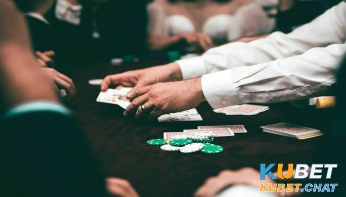 Dealer Poker - Bí mật về người chia bài trong casino 2 Mức thu nhập của một Dealer Poker