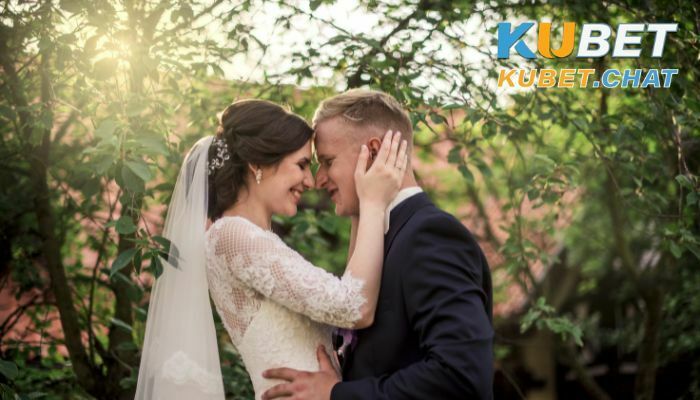 Giải mã giấc mơ thấy sếp và top 10+ số may mắn dành cho bạn 2 Bỗng dưng mơ thấy sếp đám cưới