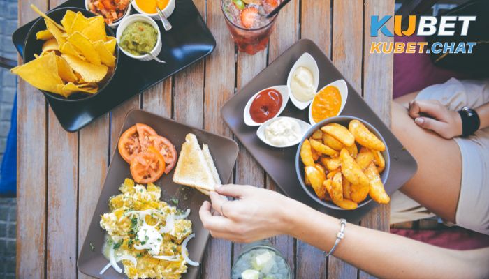 Mơ thấy ăn uống là điềm gì và đánh số nào chuẩn? 1 Ý nghĩa chung của giấc mơ thấy ăn uống